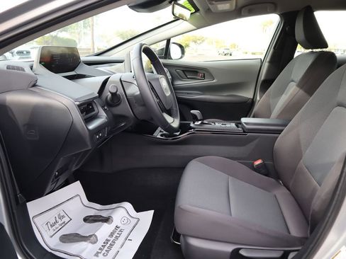 Certified 2025 Toyota Prius LE image 18