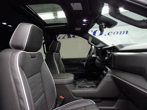 Used 2025 GMC Sierra 2500 AT4X image 36