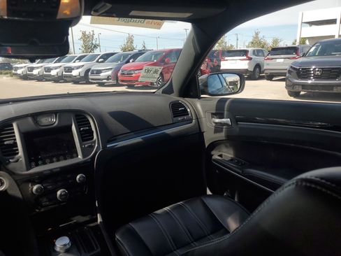 Used 2023 Chrysler 300 S image 21