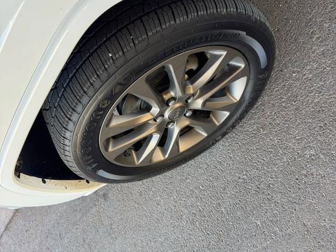 Used 2017 Jeep Grand Cherokee Limited 75th Anniversary image 32