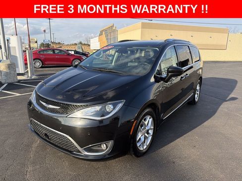Used 2020 Chrysler Pacifica Touring-L Plus w/ Tire & Wheel Group image 27