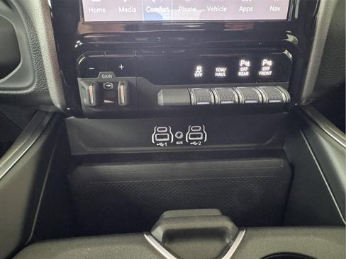 New 2026 RAM 2500 Big Horn AWD/4WD image 24