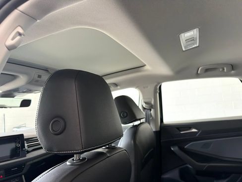 New 2026 Volkswagen Jetta SE FWD image 30