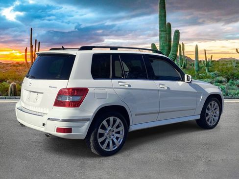 Used 2010 Mercedes-Benz GLK 350 4MATIC image 3