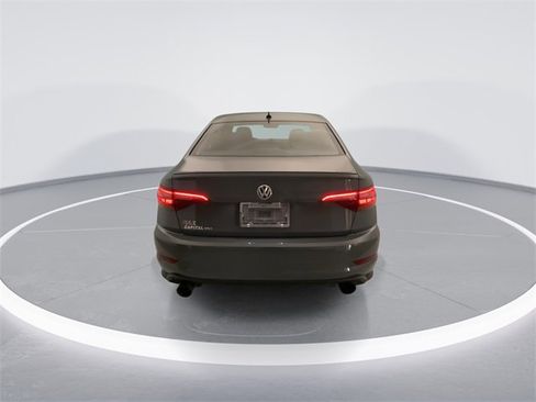 Used 2019 Volkswagen Jetta GLI image 3