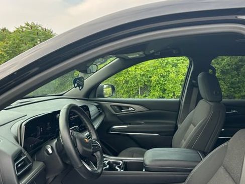 Used 2025 Chevrolet Traverse LT w/ Driver Confidence Package AWD/4WD image 13