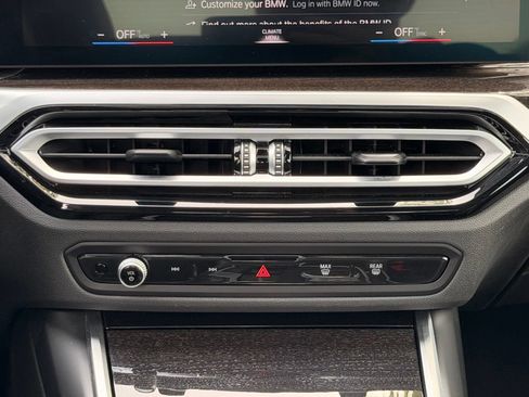 Used 2023 BMW 330i Sedan w/ M Sport Package RWD image 18