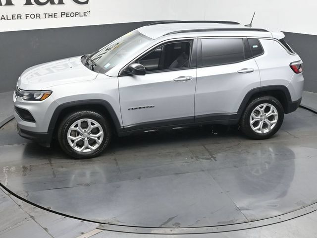 Used 2024 Jeep Compass Latitude AWD/4WD image 62