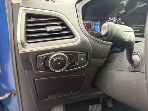 Used 2024 Ford Edge SE w/ Black Appearance Package AWD/4WD image 17