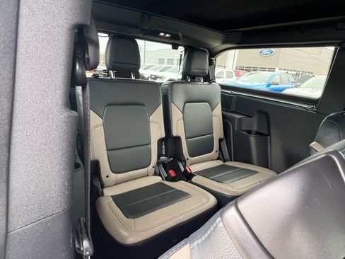 Used 2023 Ford Bronco Wildtrak image 18