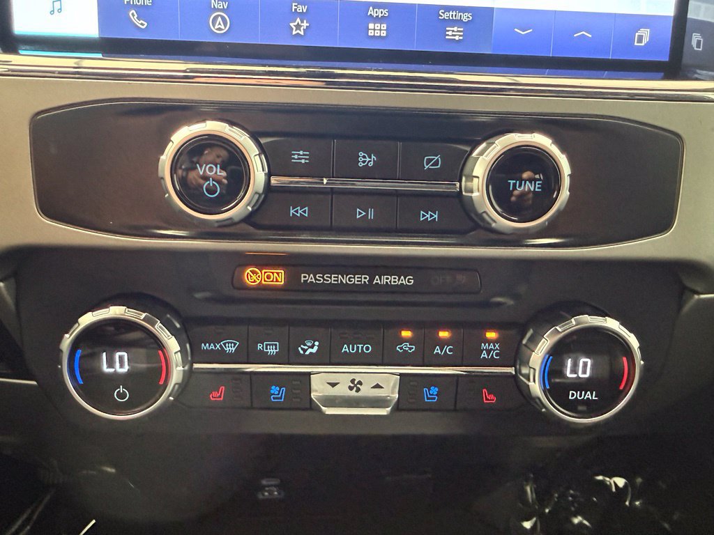 Used 2022 Ford F350 Lariat w/ Tremor Off-Road Package AWD/4WD image 42