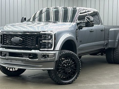 Used 2026 Ford F450 Platinum w/ Platinum Plus Package image 1