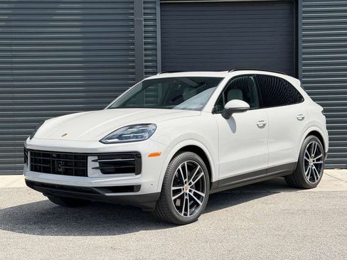 Certified 2026 Porsche Cayenne image 1