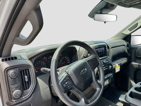Used 2024 Chevrolet Silverado 1500 Custom Trail Boss w/ Turbomax Blackout Package AWD/4WD image 11