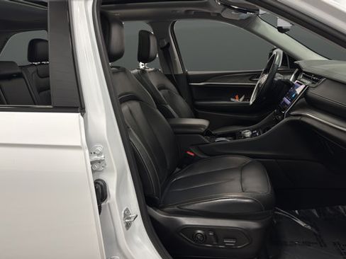 Used 2022 Jeep Grand Cherokee Limited AWD/4WD image 24