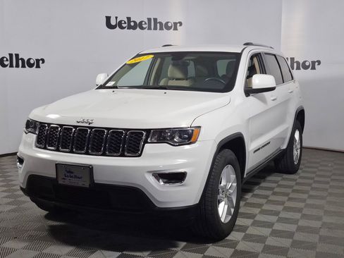 Used 2017 Jeep Grand Cherokee Laredo w/ Quick Order Package 23E image 3
