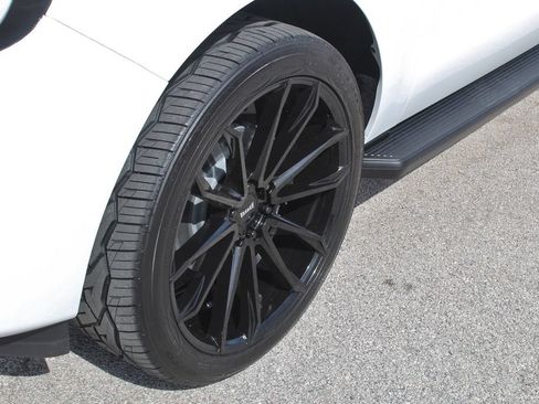 New 2026 Ford Expedition Active RWD image 5