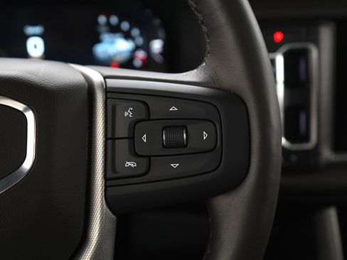 Used 2023 GMC Yukon XL Denali w/ Advanced Technology Package image 32