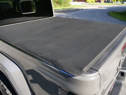 Used 2020 Jeep Gladiator Overland image 29