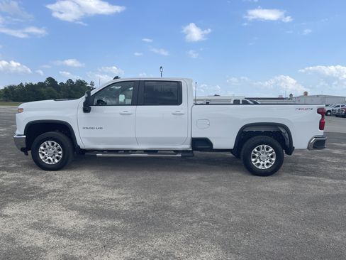 Used 2025 Chevrolet Silverado 3500 LT w/ Convenience Package AWD/4WD image 7