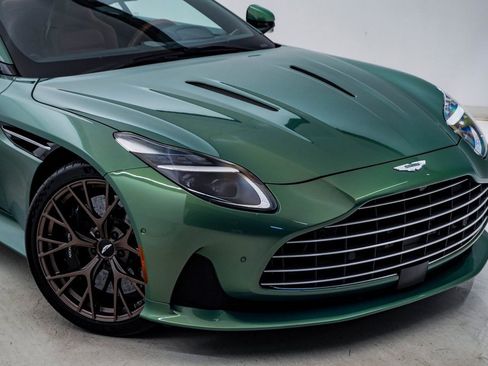 Used 2024 Aston Martin DB12 Coupe image 4