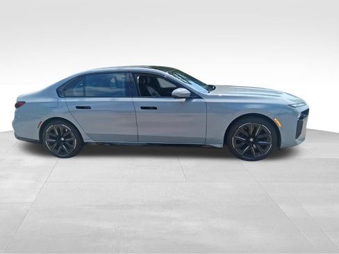 Used 2023 BMW 760i xDrive w/ Executive Package AWD/4WD image 4