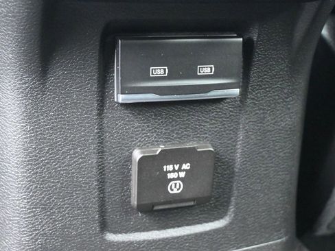 Used 2022 Jeep Wrangler Unlimited Sahara AWD/4WD image 18