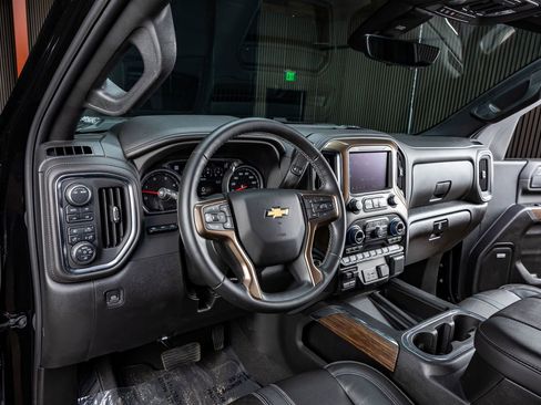 Used 2023 Chevrolet Silverado 3500 High Country w/ Z71 Off-Road Package image 17