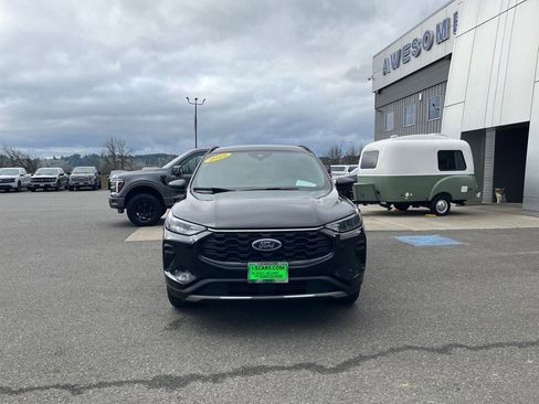 Used 2025 Ford Escape ST-Line image 11