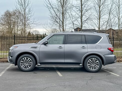 Used 2022 Nissan Armada SL w/ Captain's Chairs Package image 6