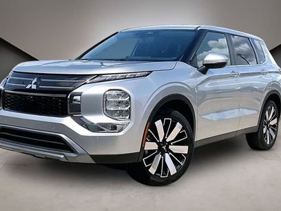 Used 2025 Mitsubishi Outlander SE