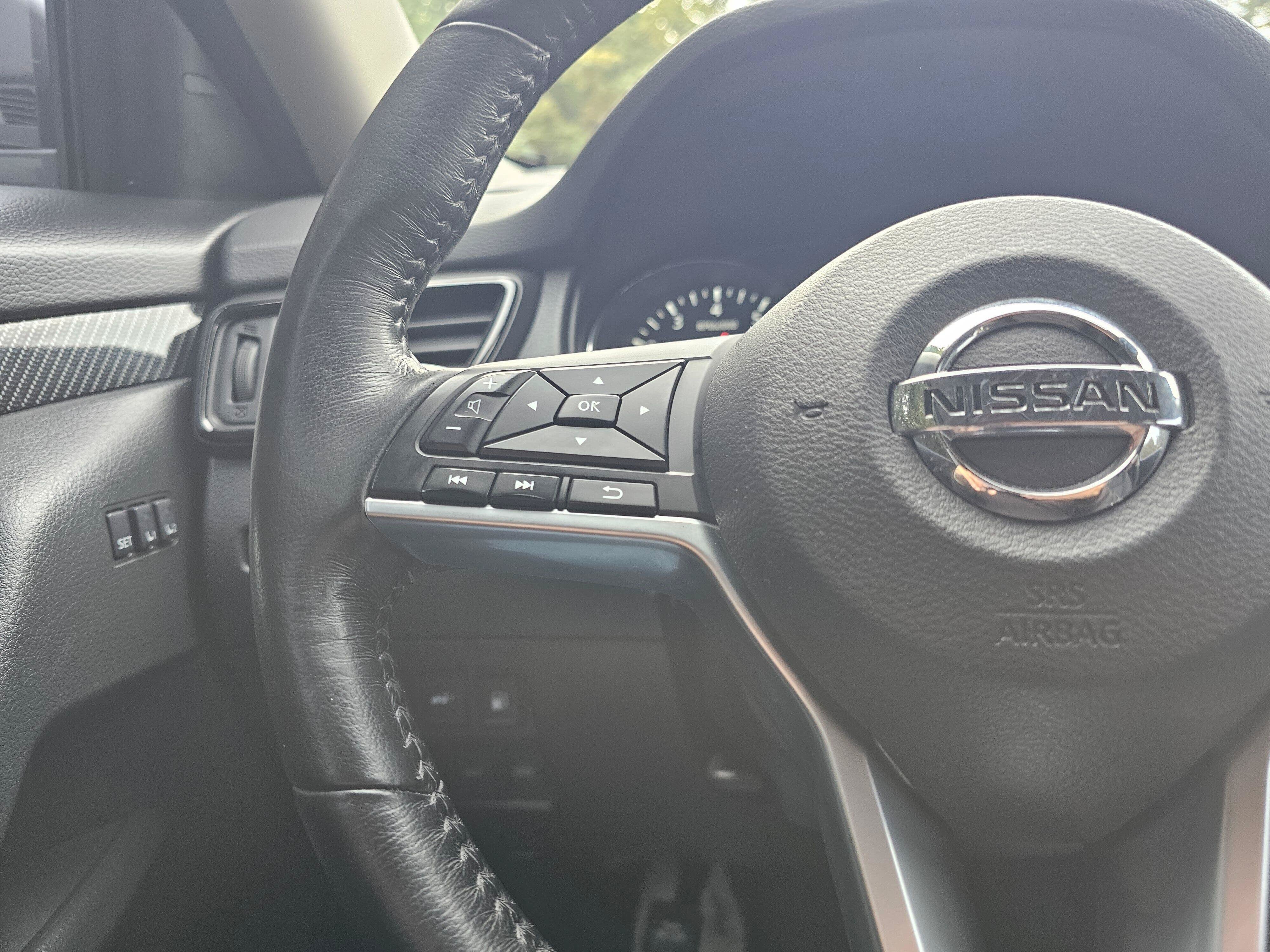 Used 2018 Nissan Rogue SL w/ Premium Package AWD/4WD image 33