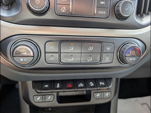 Used 2022 Chevrolet Colorado Z71 RWD image 13