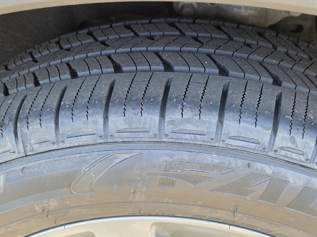 Used 2023 Ford Explorer XLT w/ Equipment Group 202A RWD image 44
