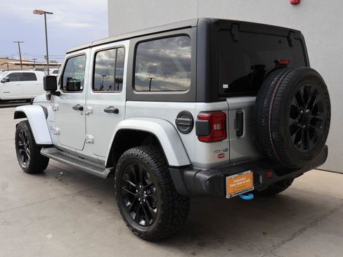 Used 2023 Jeep Wrangler Unlimited Sahara w/ Cold Weather Group AWD/4WD image 3