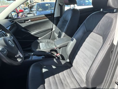Used 2014 Volkswagen Passat 1.8T SEL Premium image 7