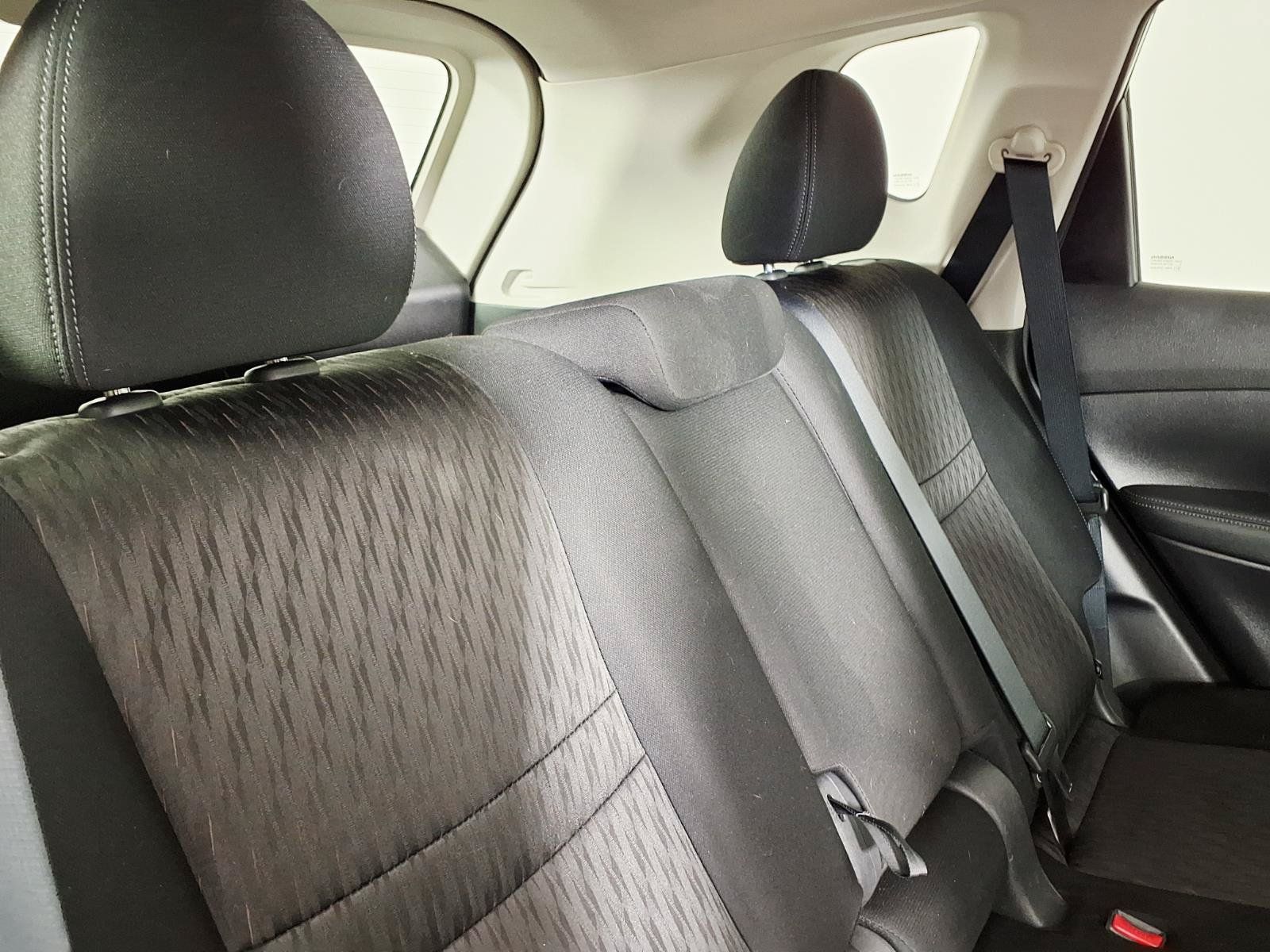 Used 2017 Nissan Rogue SV FWD image 12