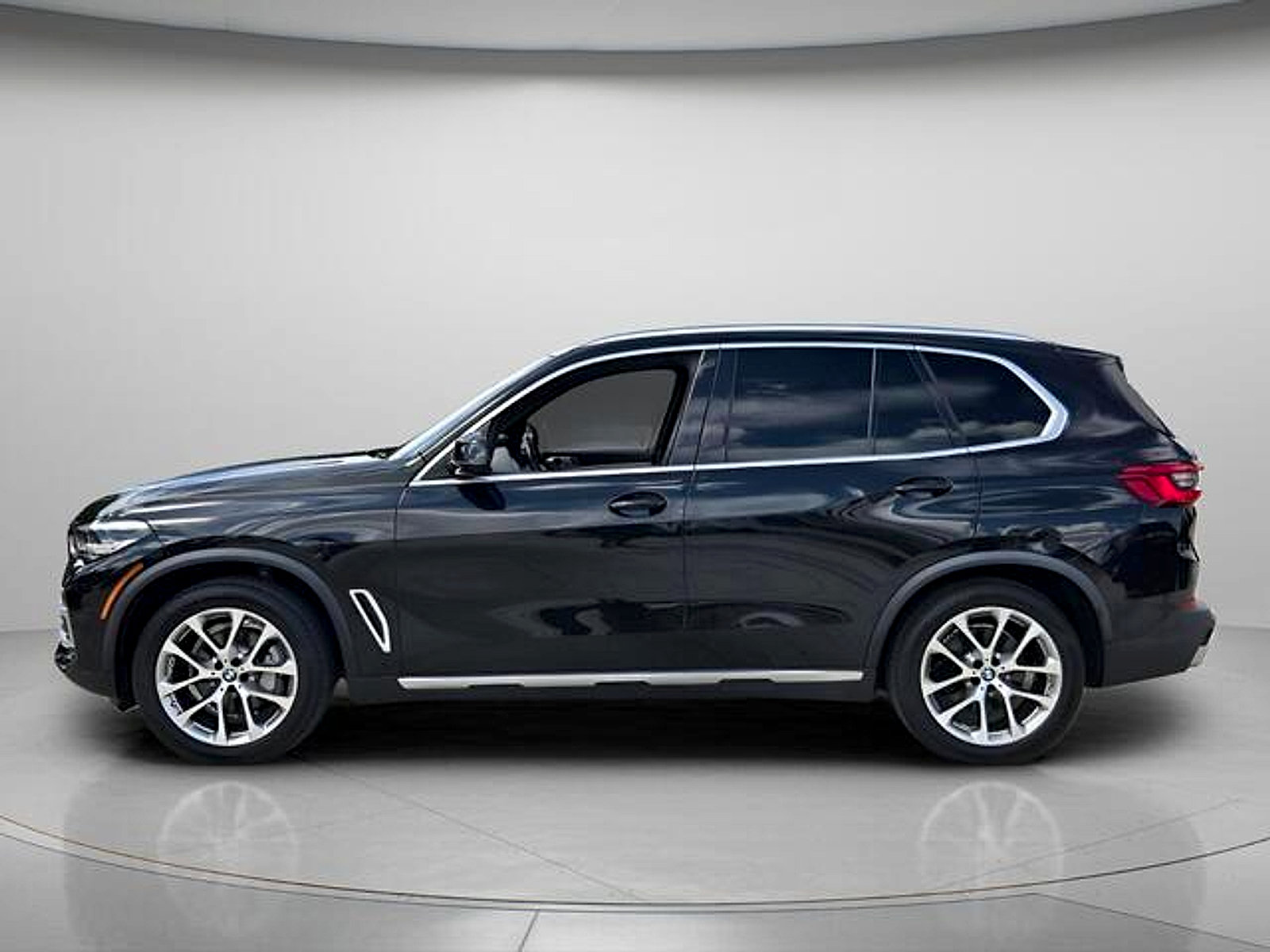 Used 2020 BMW X5 sDrive40i w/ Convenience Package RWD image 3