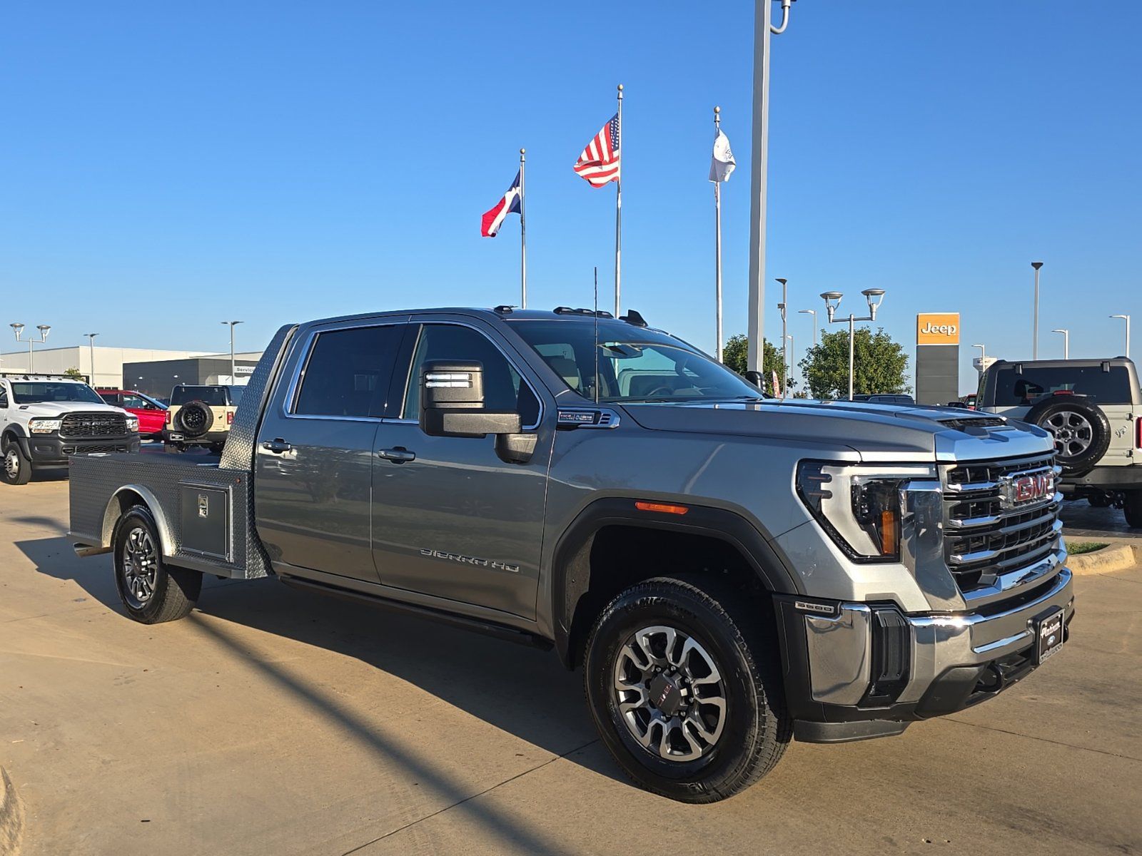 Used 2024 GMC Sierra 3500 SLE w/ SLE Convenience Package AWD/4WD image 7
