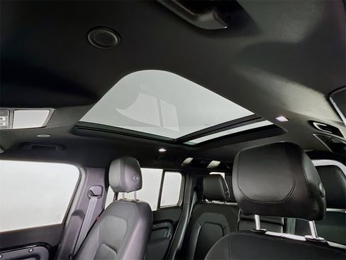 Used 2023 Land Rover Defender 110 X-Dynamic SE image 23