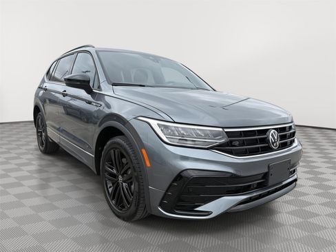 Used 2022 Volkswagen Tiguan SE R-Line image 6