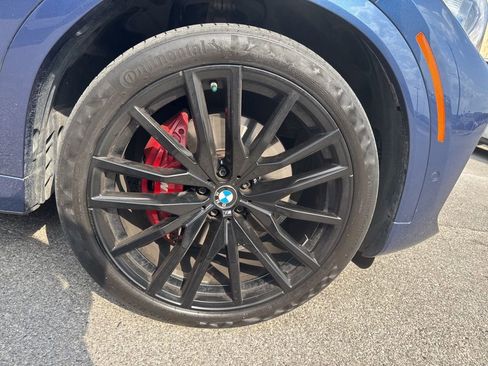Used 2022 BMW X6 xDrive40i w/ Executive Package image 3