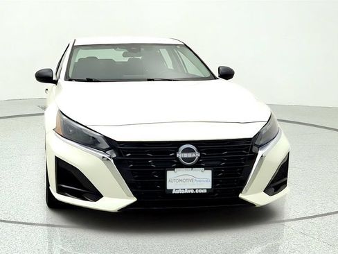 Used 2024 Nissan Altima 2.5 SV AWD/4WD image 2