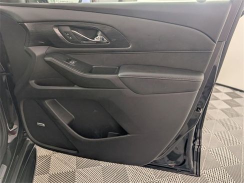 Certified 2023 Chevrolet Traverse High Country w/ LPO, Floor Liner Package image 36