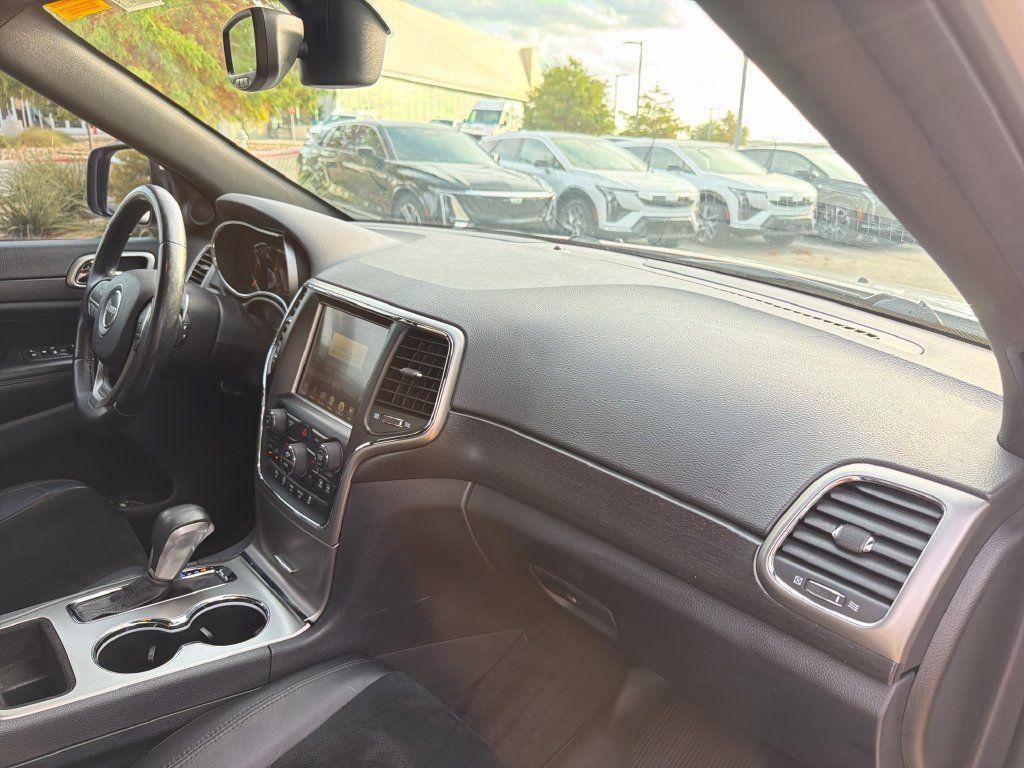 Used 2017 Jeep Grand Cherokee Altitude AWD/4WD image 37