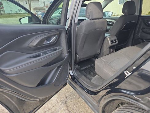 Used 2023 GMC Terrain SLE w/ Driver Convenience Package image 33