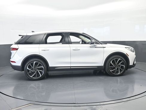 Used 2023 Lincoln Corsair Reserve AWD/4WD image 7