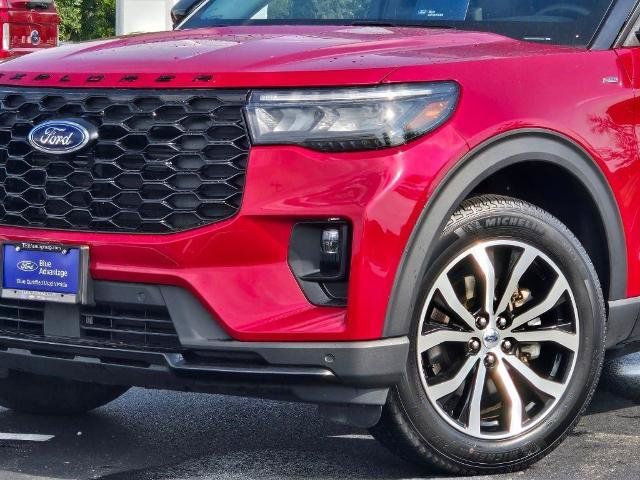 Certified 2025 Ford Explorer ST-Line AWD/4WD image 2