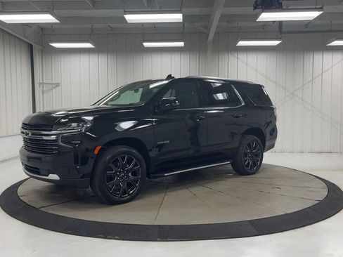 Used 2023 Chevrolet Tahoe LT w/ Luxury Package AWD/4WD image 4