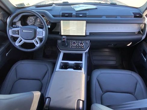 New 2025 Land Rover Defender 130 X-Dynamic SE image 15